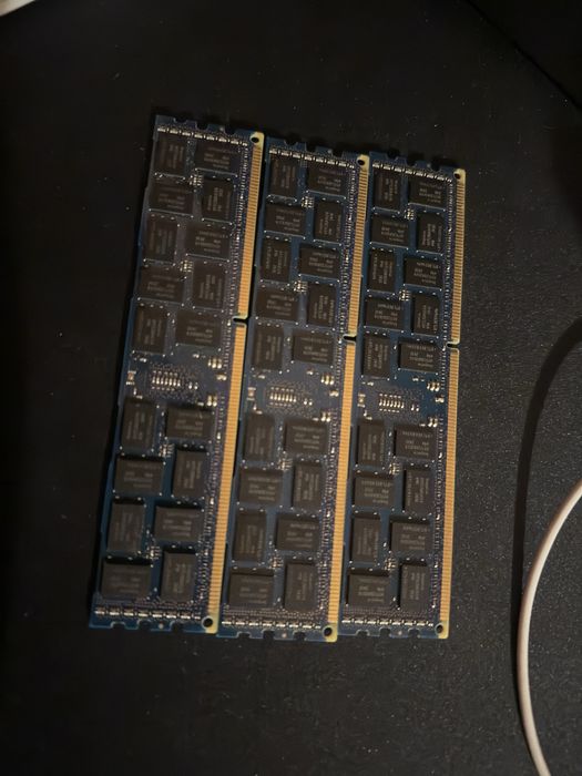 Комплект 24GB (3x8GB) Kingston DDR3L 1333MHz ECC Reg (KP9RN2-HYC)