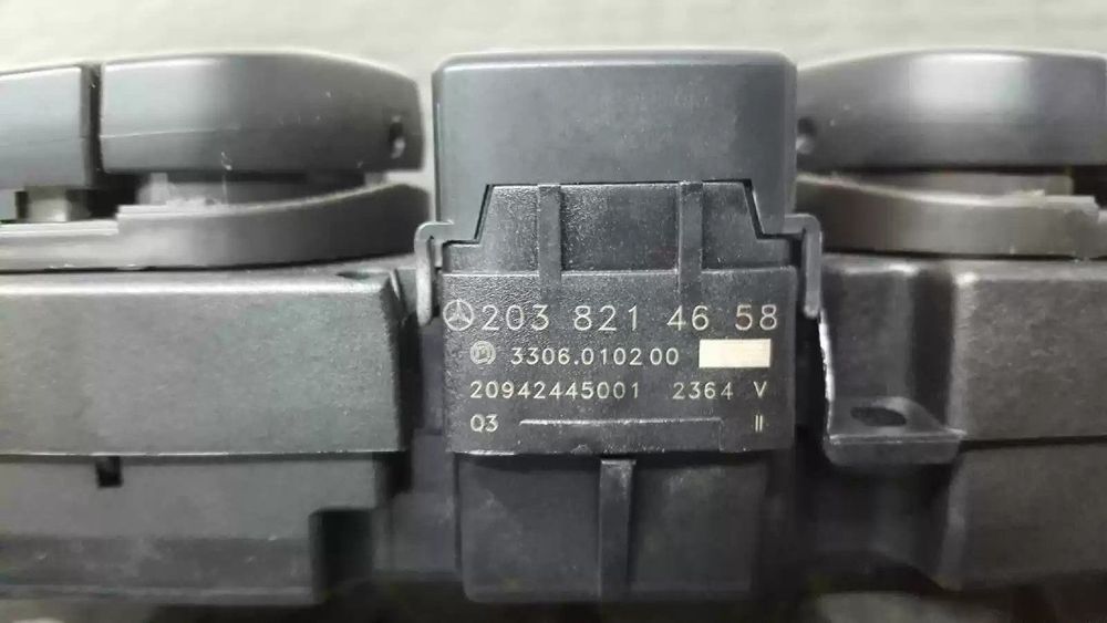 BOTÃO DE EMERGÊNCIA MERCEDES-BENZ CLASSE C 2004 -A2038214658