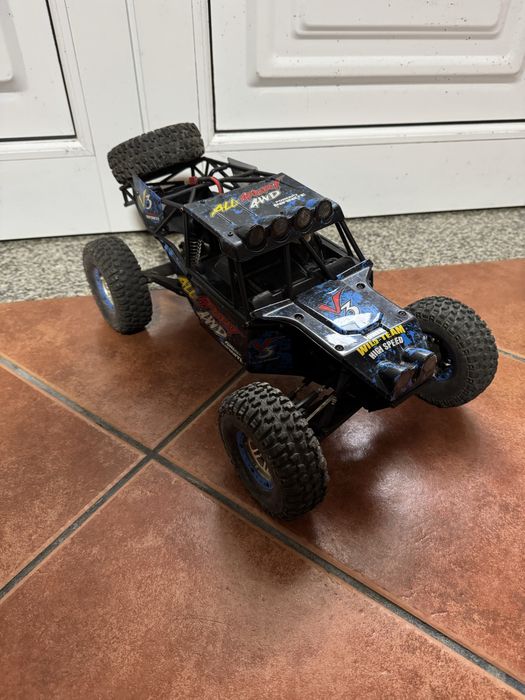 Carro telecomandado WLTOYS