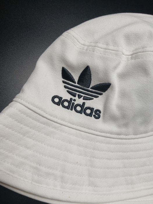 Оригінальна біла панама Adidas