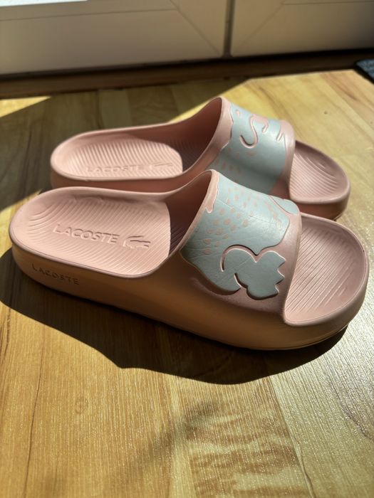 Chinelos da Lacoste rosa