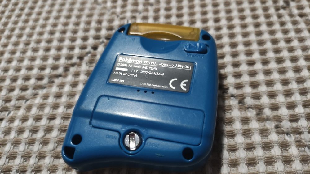 Consola portátil Pokémon mini mais jogo Pokémon Pinball Mini