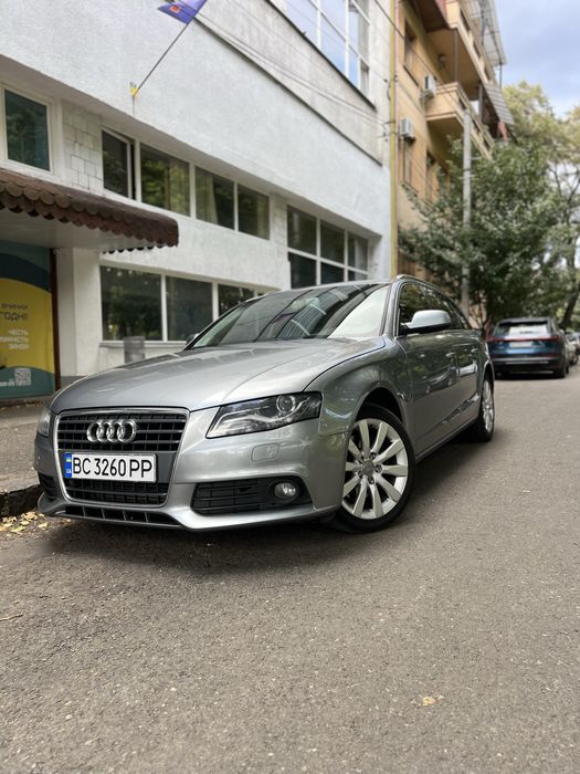 Ауді а4 B8 2.0 tdi 2010 року