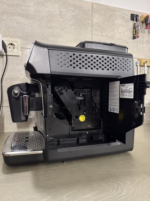 Кофемашина Philips Latte Go EP3246 2021 року