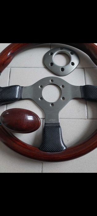 Volante Momo e manipulo mudanças