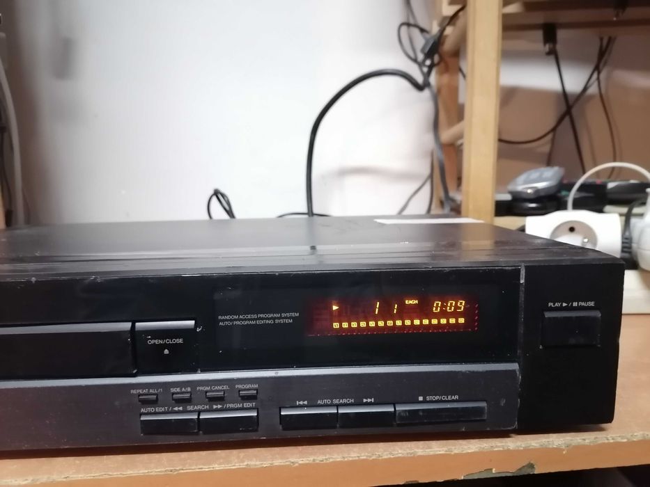 Odtwarzacz CD JVC XL-V131BK