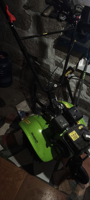 Motoenxada a gasolina