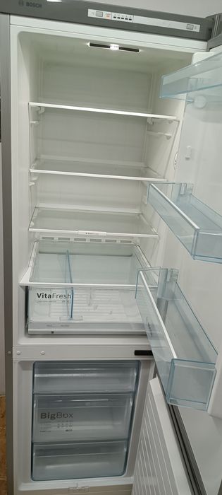 Lodówka Bosch 186cm Srebrna oswietlenie LED