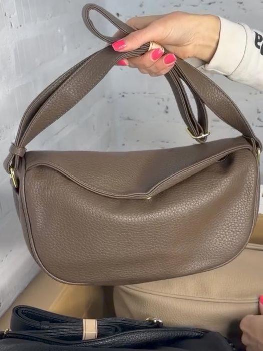 Кожаная сумка в трендовом цвете