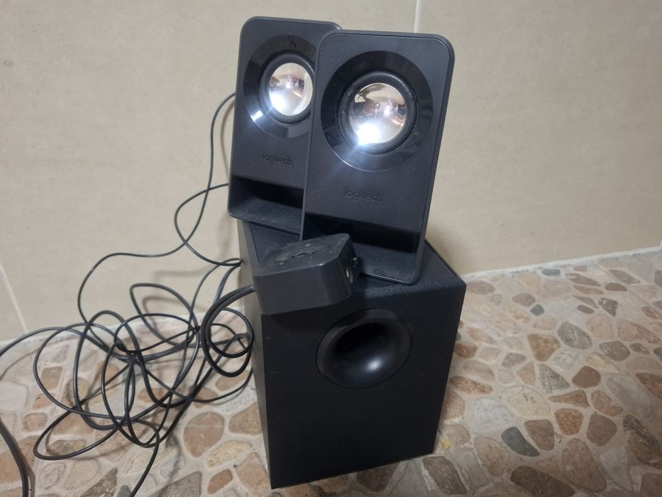 Logitech Z213 2.1 Sound System Speakers64286530351874120