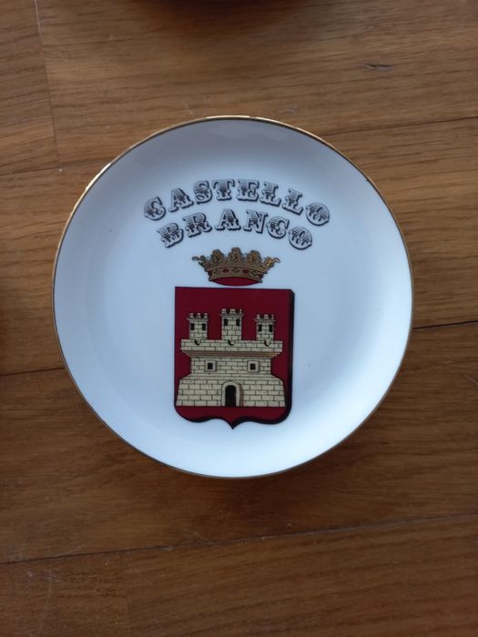 18 pratos brasões