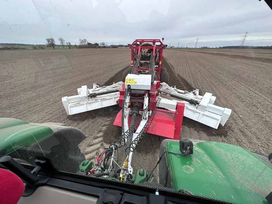 Maszynowe zbieranie kamieni , odkamienianie pól