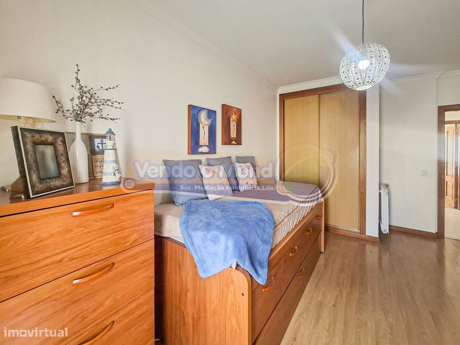 Apartamento T4 em Benavente (B659)