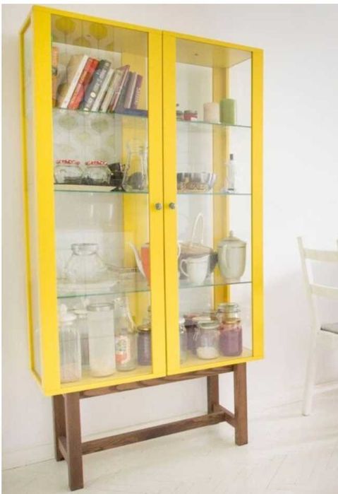 Żółta witrynka Ikea