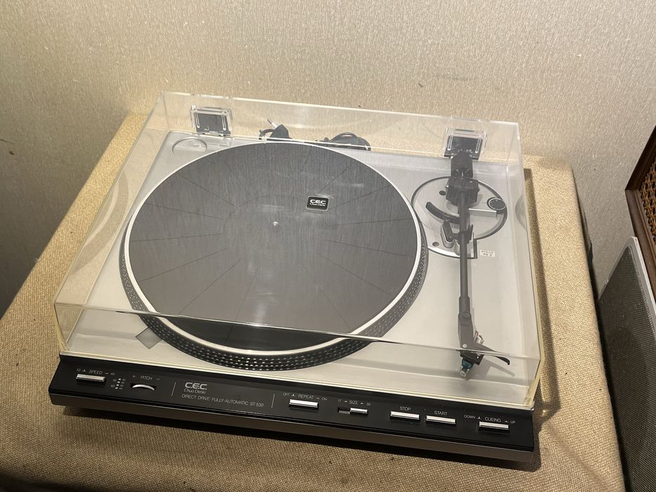 Качественный японский проигрыватель винила C.E.C. ST-530 DIRECT DRIVE