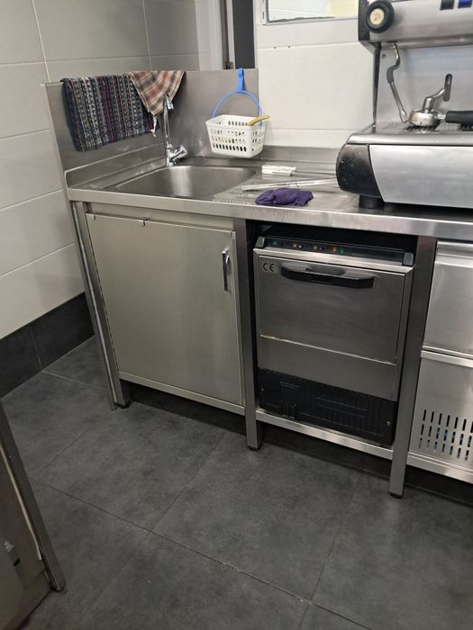 Bancada em inox  com cuba da loiça