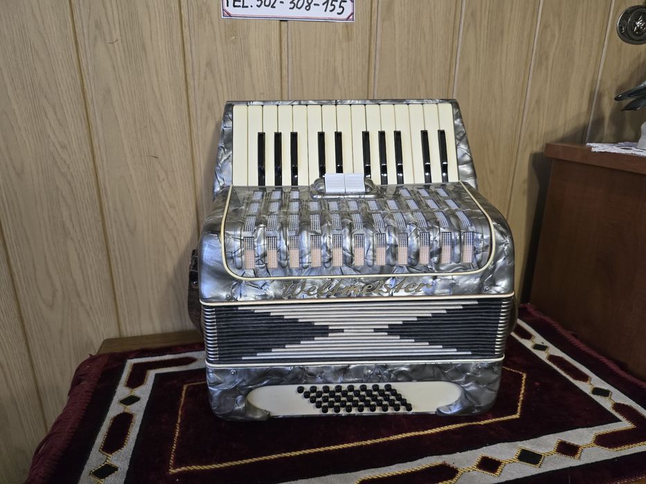 Akordeon Weltmaister 40bas trzy chóry