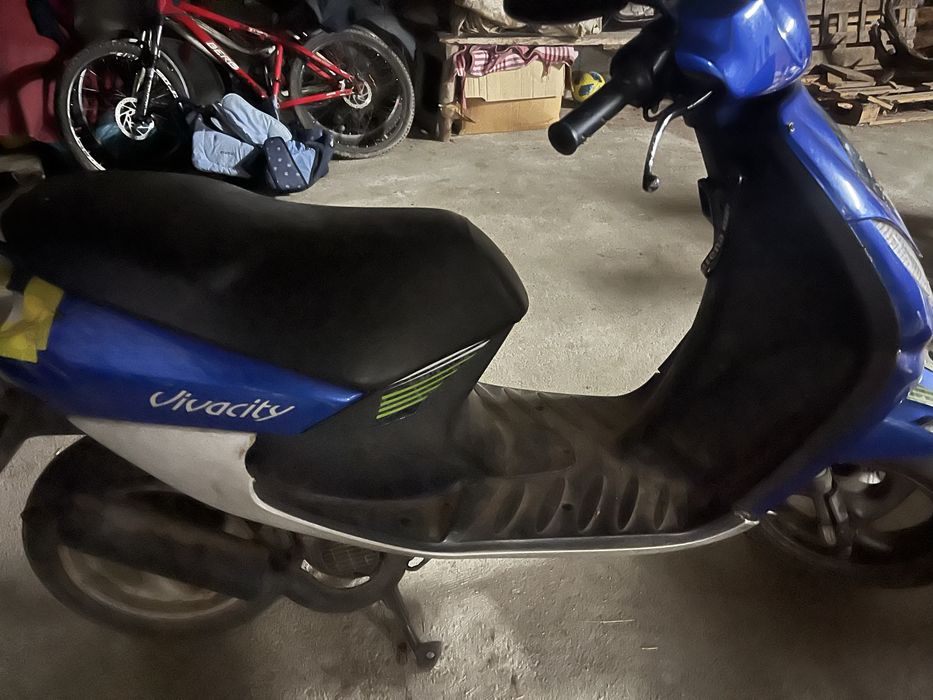 Peugeot Vivacity 50cc para Peças ou Reparação