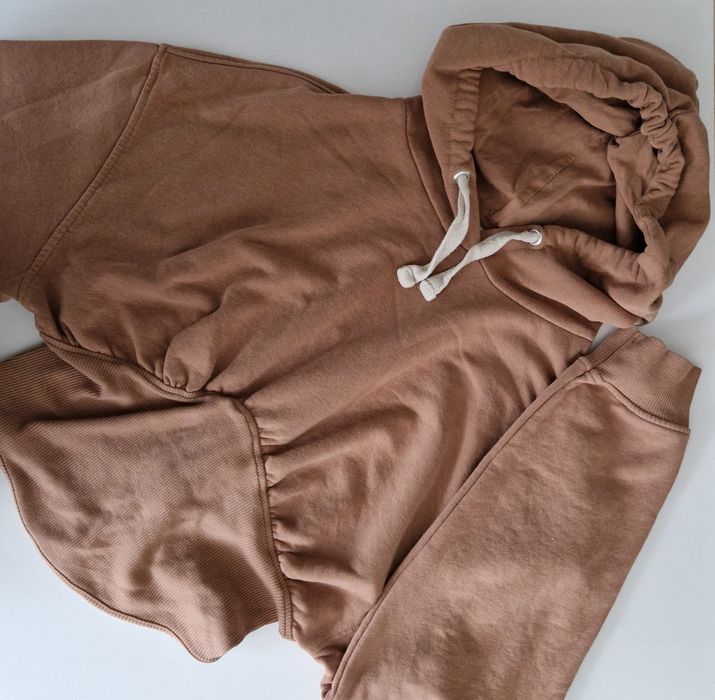 Krótsza bluza camel gorsetowa kaptur jesienna Deezee