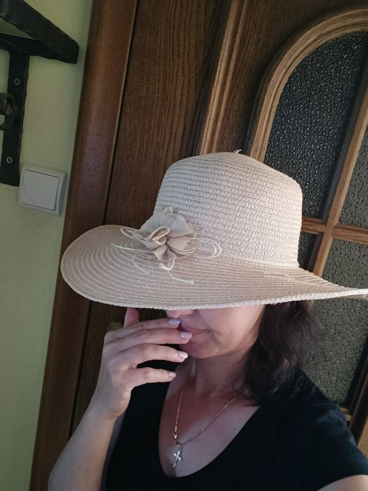 Kapelusz Słomkowy Plażowy damski na Lato z Kwiatkiem