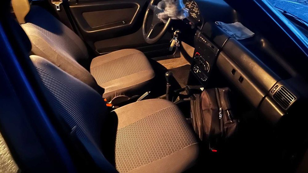 Clássico Fiat Uno Suite 1993 – Raro, Revisto e Pronto a Circular