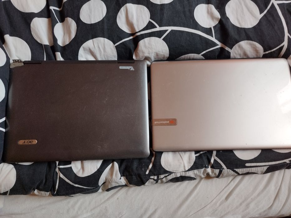 Dwa laptopy . Zapraszam