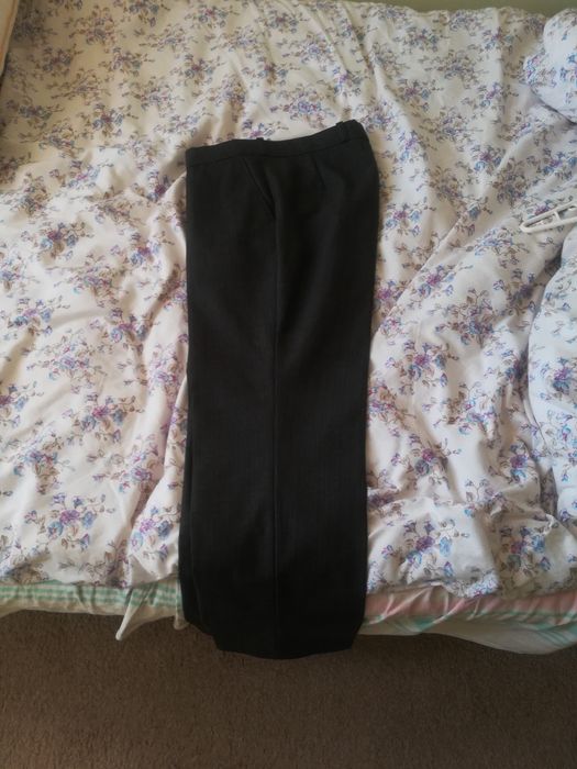 Spodnie garniturowe w kant  55% welna  45 poliester 176cm pas 88cm