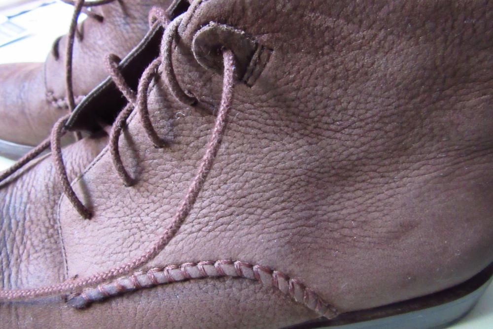 Botas em pele