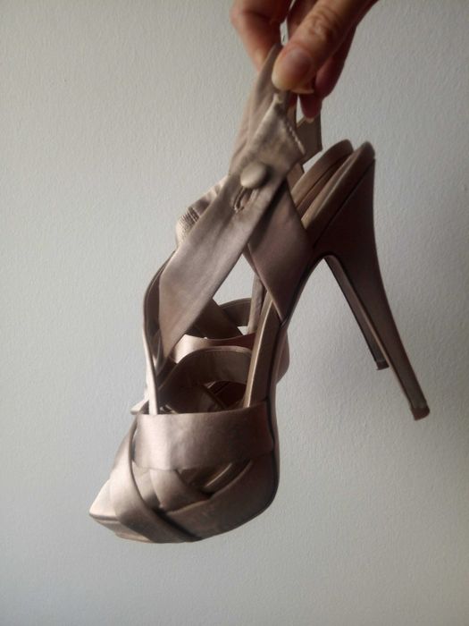 Sapatos de Senhora Aldo, Zara e Azarey Tamanho 40