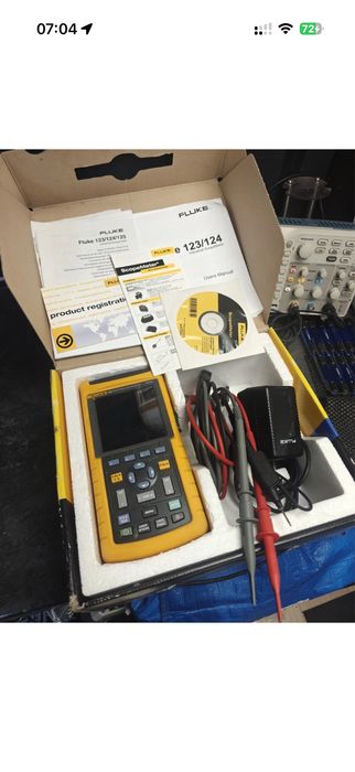 Fluke 124 Industrial ScopeMeter 40 MHz – komplet, bardzo dobry stan