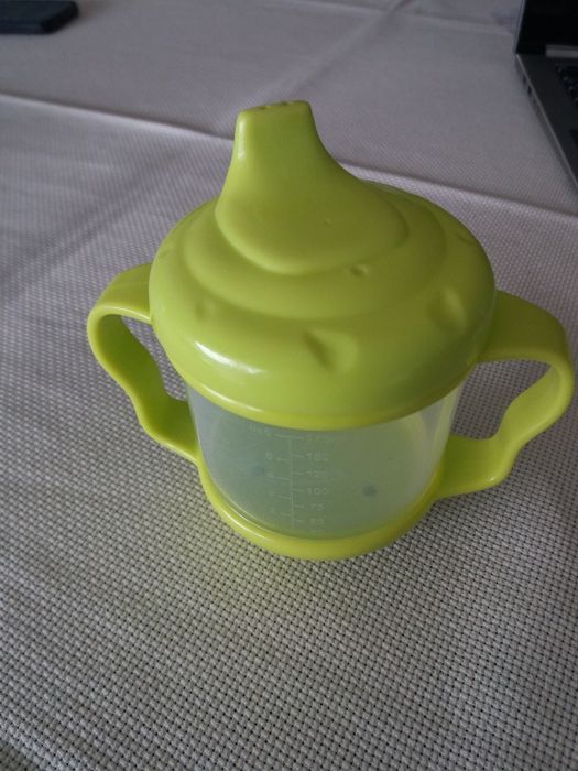 Copo de bebé verde