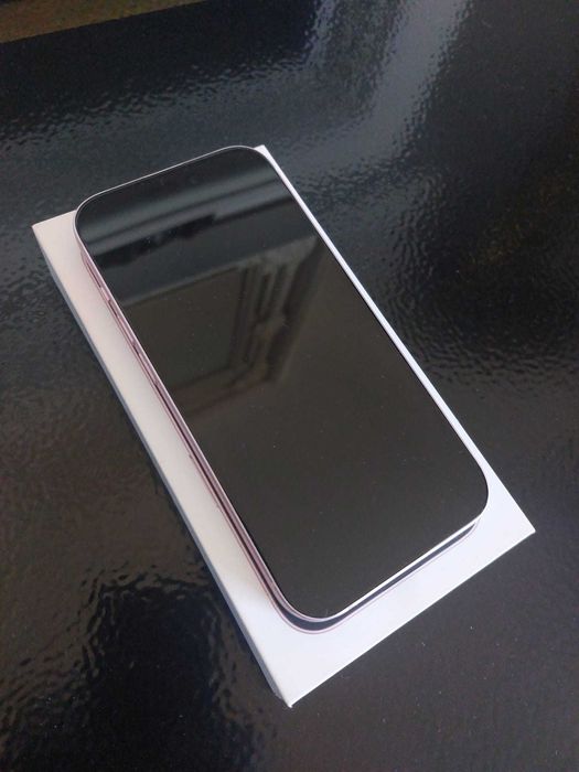 iPhone 15 pink 128 GB