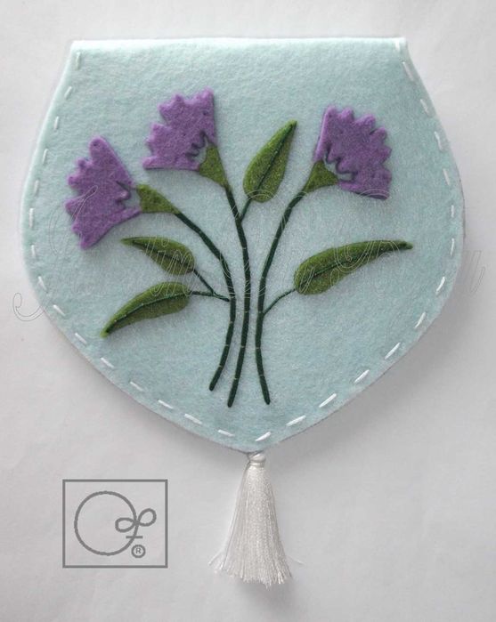 Bolsa Íris, bordada à mão.