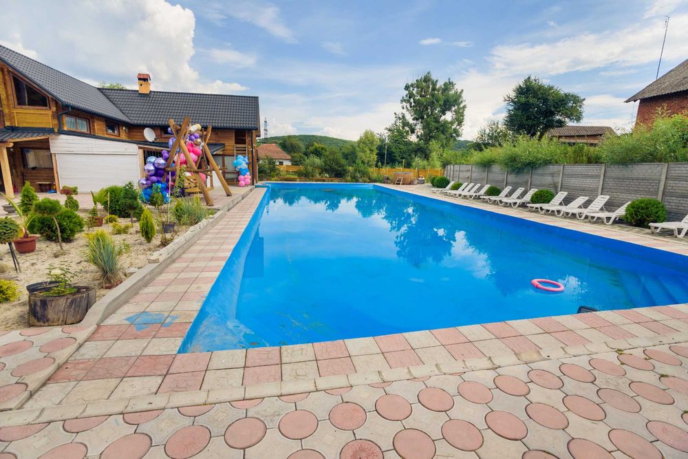 Є СВІТЛО!Оренда будинку подобово з великим залом!Басейн з підігрівом