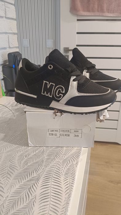 Buty sportowe r.38