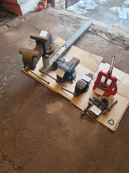 Imadła małe i duże jonnesway oraz inne uchwyt do zamocowania na busie