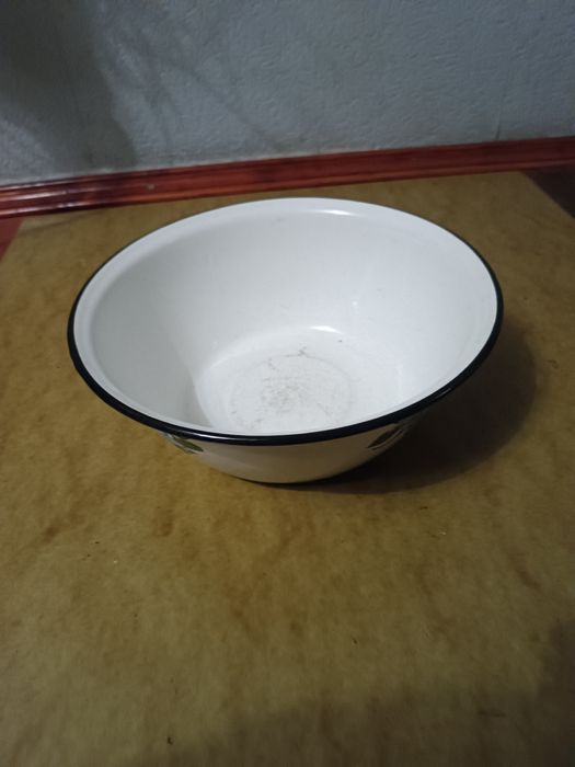 Миска эмалированная советская