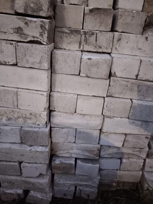 Продам силікатну цеглу бв