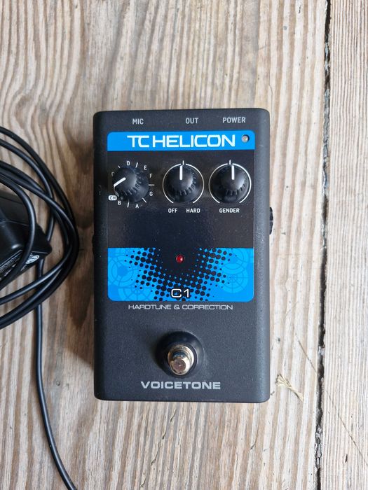 Procesor wokalny TC Helicon Voicetone C1 - pitch corrector/autotune