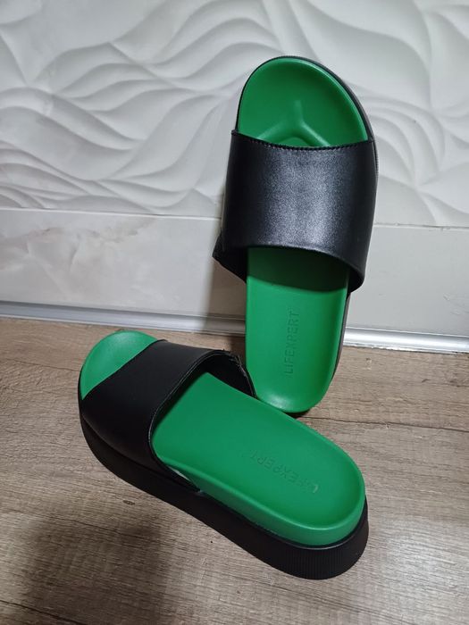 Продам жіноче взуття з натуральної шкіри. Вдягалися 1 раз. 38р.