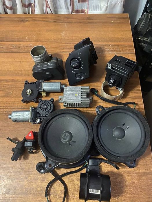 Динаміки,деталі салону Мерседес W160,140,163