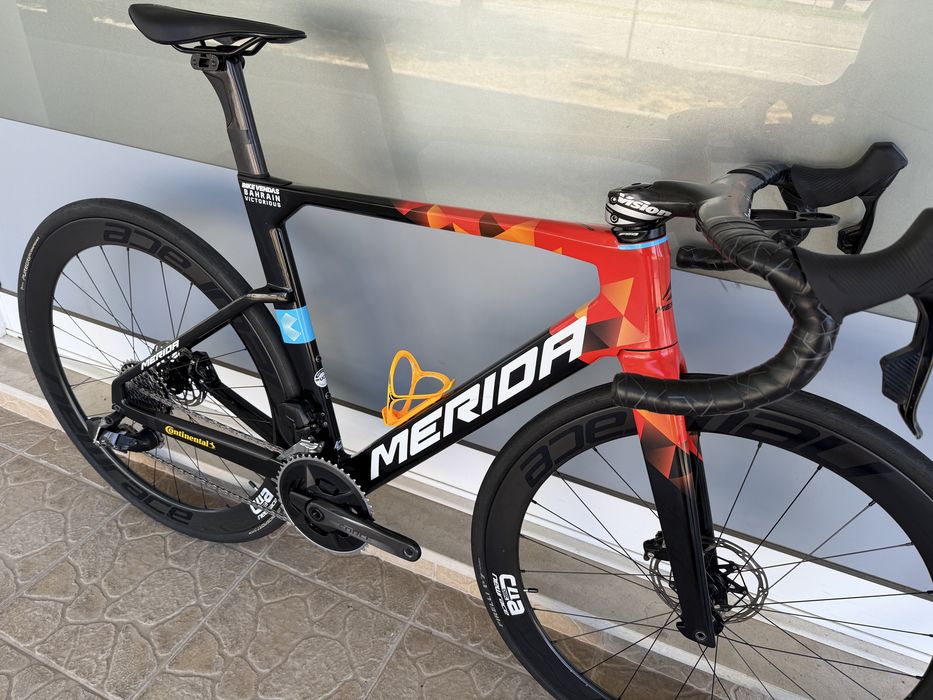 Bicicleta de estrada - Muito bem equipada AXS