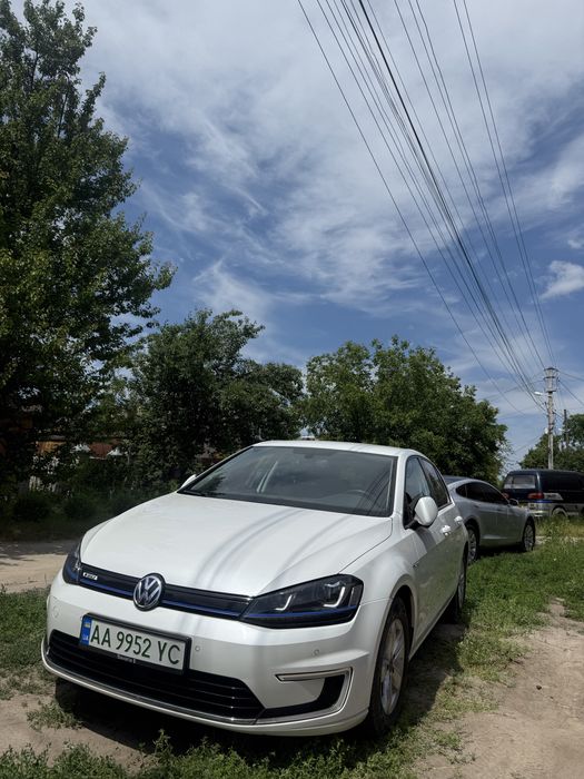 Продажа/обмен Volkwagen E-Golf . Электро