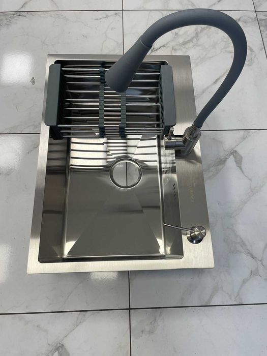 Кухонная мойка Luminex 6545 см и смеситель с гибким изливом серий