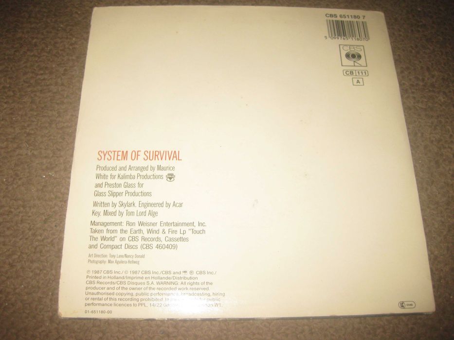 Vinil Single 45 rpm dos Earth, Wind & Fire "System Of Survival"