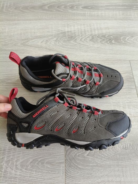 Трекінгові черевики від Merrell