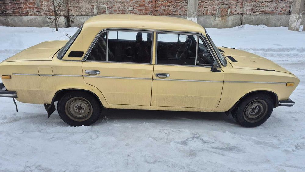 ВАЗ 2106  легковий  автомобіль
