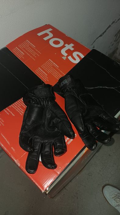 Luvas pretas em pele para mota
