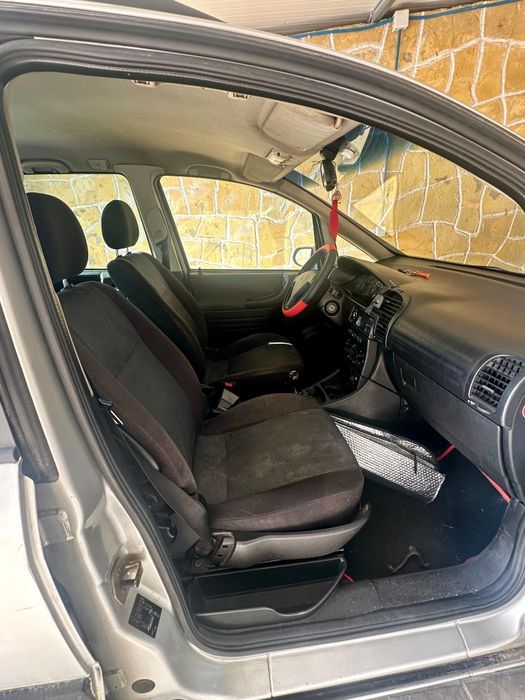 Opel Zafira 1.6i