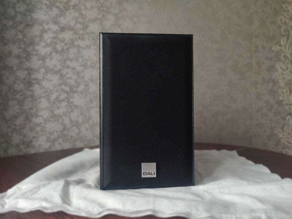 DALI Spektor 1 Black Ash